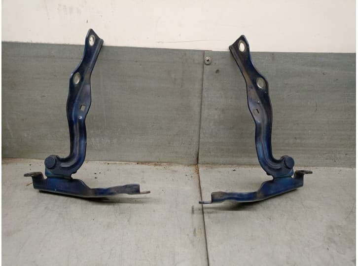 Recambio de bisagra capot para mazda 2 (dy) 1.4 cd referencia OEM IAM DD1052410G DD1052420F