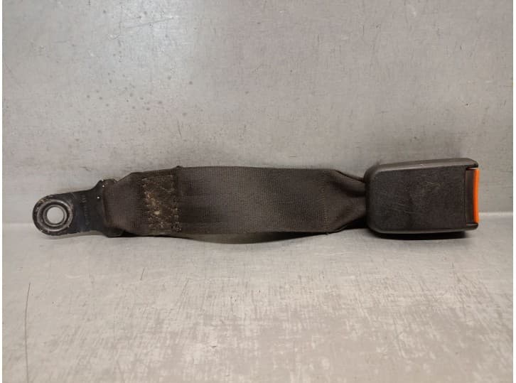 Recambio de enganche cinturon trasero derecho para seat marbella (28a) 0.9 cat referencia OEM IAM 09 NCB