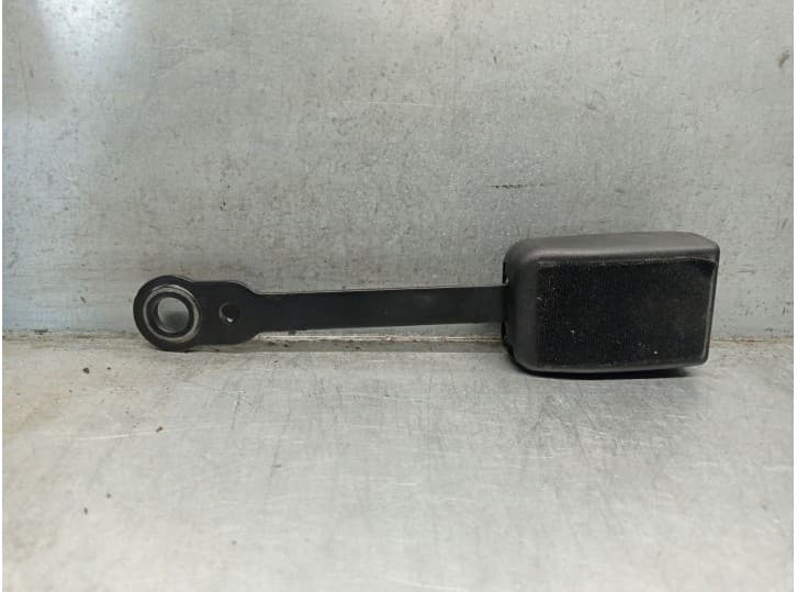 Recambio de enganche cinturon delantero derecho para peugeot 307 cc (3b) 1.6 16v referencia OEM IAM A6042889A