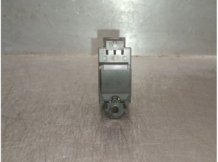 Recambio de mando elevalunas delantero derecho para jaguar xe (x760) 2.0 d referencia OEM IAM GX7314717AC 15W164