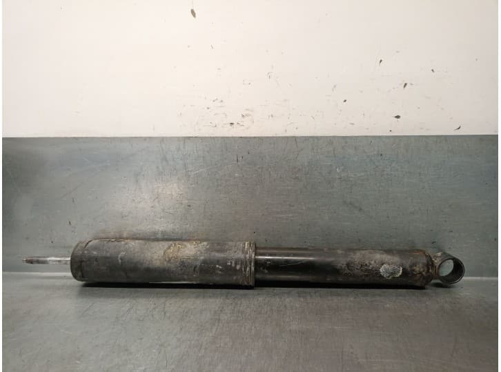 Recambio de amortiguador trasero derecho para ssangyong rexton / rexton ii (gab_) 2.7 xdi 4x4 referencia OEM IAM 4531008400 4530