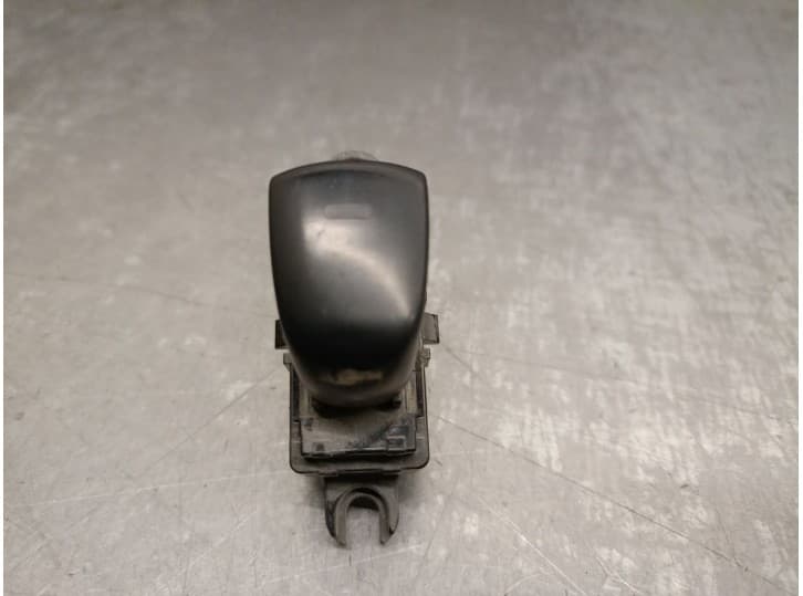 Recambio de mando elevalunas trasero derecho para nissan navara np300 pick-up (d23, d23t) 2.3 dci 4x4 (d231) referencia OEM IAM
