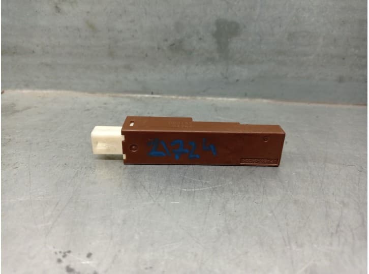 Recambio de antena para lexus ct (zwa10_) 200h (zwa10_) referencia OEM IAM 899A060010 899A060010