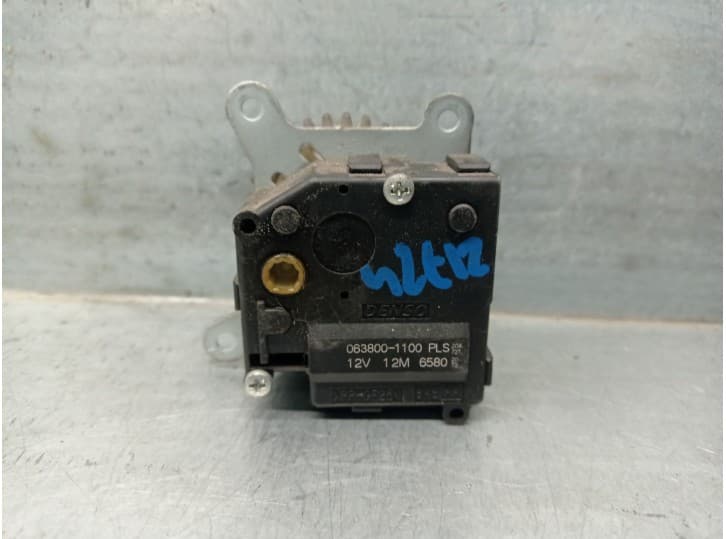 Recambio de motor apertura trampillas climatizador para lexus ct (zwa10_) 200h (zwa10_) referencia OEM IAM 0638001100 DENSO