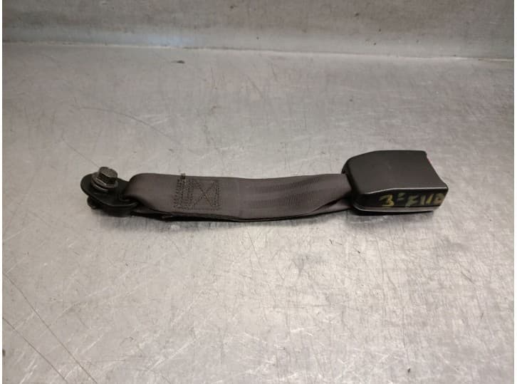 Recambio de enganche cinturon trasero derecho para hyundai h-1 / starex autobús (a1) 2.5 crdi referencia OEM IAM 898404A300LK 89