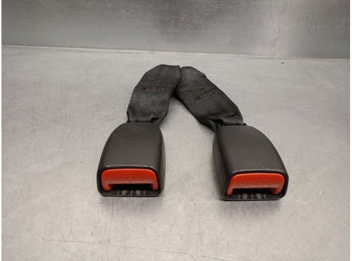 Recambio de enganche cinturon trasero derecho para chrysler neon ii 2.0 16v referencia OEM IAM QR001X9AA