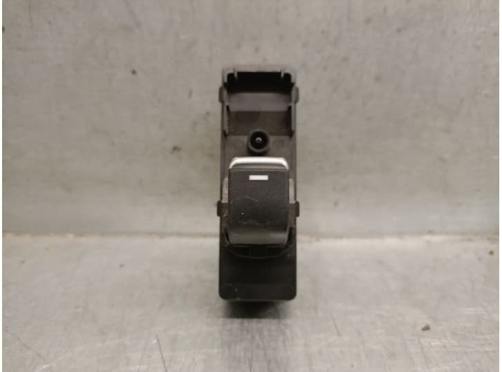 Recambio de mando elevalunas delantero derecho para mazda 6 sedán (gj, gl) 2.2 d (gj2fp) referencia OEM IAM GMM666370 GMM666370