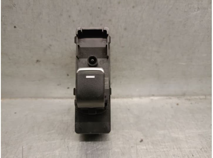 Recambio de mando elevalunas trasero derecho para mazda 6 sedán (gj, gl) 2.2 d (gj2fp) referencia OEM IAM GMM666380 GMM666380