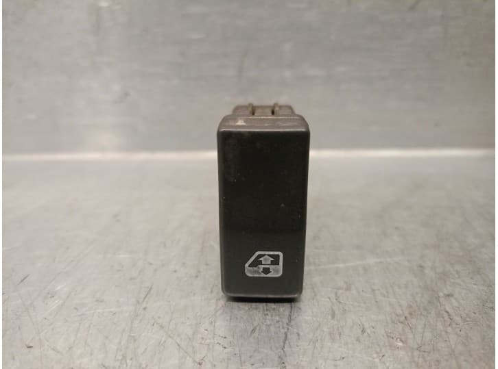 Recambio de mando elevalunas delantero derecho para renault premium distribution referencia OEM IAM 5010589806 5010589806