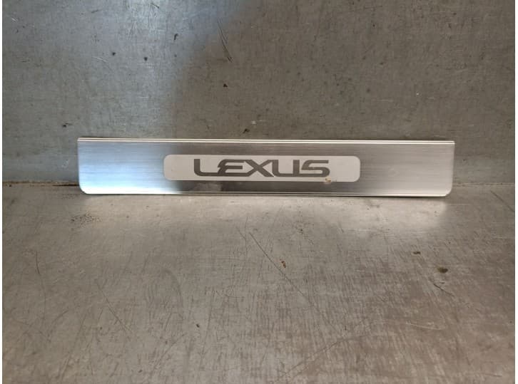Recambio de molduras traseras para lexus gs (_s19_) 450h (grs191_, gws191_) referencia OEM IAM 6794330100 6794330100