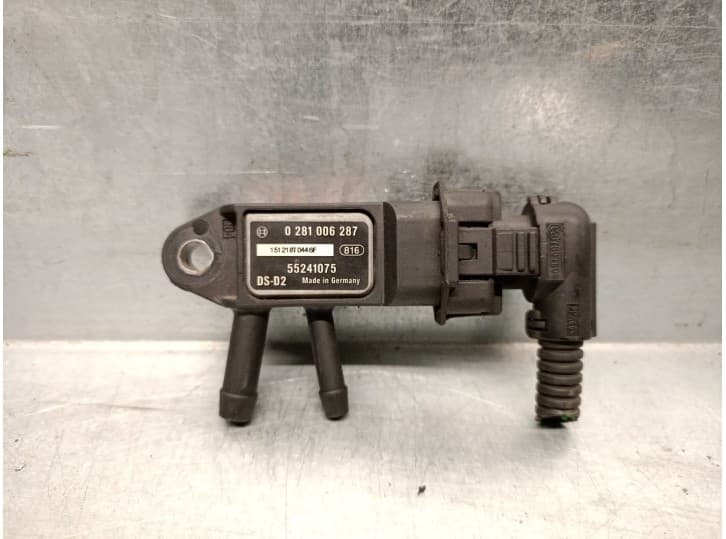 Recambio de sensor presion para iveco daily vi furgoneta 33s15, 35s15, 35c15 referencia OEM IAM 55241075 0281006287 BOSCH