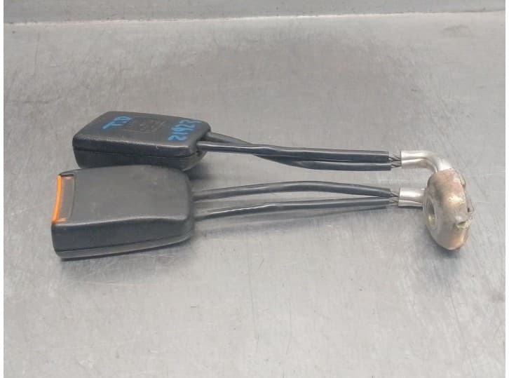 Recambio de enganche cinturon trasero derecho para audi coupe b3 (89, 8b3) 2.6 referencia OEM IAM 893857739D 893857739D ALE