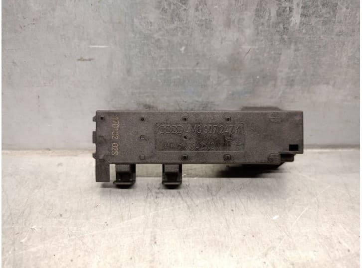 Recambio de antena para audi a4 b9 avant (8w5, 8wd) 2.0 tdi referencia OEM IAM 4M0907247A