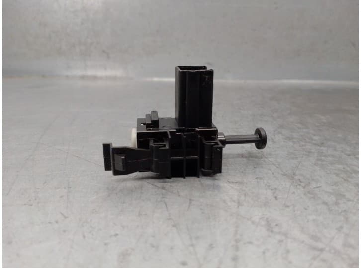 Recambio de interruptor para mazda cx-30 (dm, dt, ed) skyactiv-g m hybrid referencia OEM IAM U3NFA 1370579