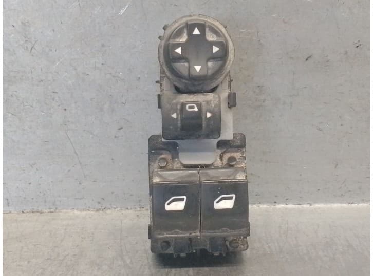 Recambio de mando elevalunas delantero izquierdo para citroën jumpy iii furgoneta (v_) 1.6 bluehdi 115 referencia OEM IAM 967833
