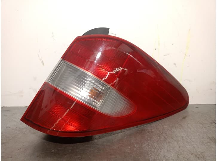 Recambio de piloto trasero derecho para ssangyong rodius i 2.7 xdi referencia OEM IAM 8360221302 8360221302