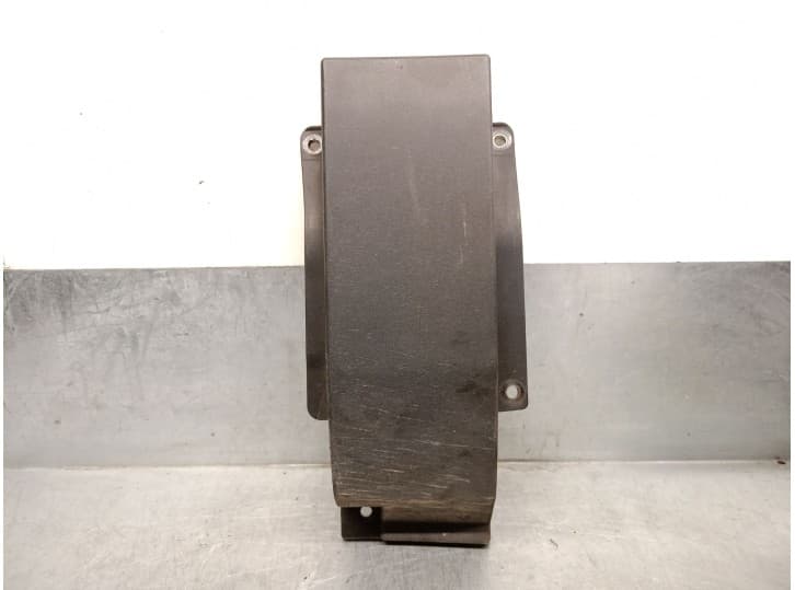 Recambio de moldura para iveco daily vi furgoneta 33s15, 35s15, 35c15 referencia OEM IAM 5801521537 5801521540