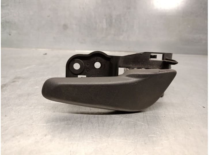 Recambio de maneta interior delantera derecha para iveco daily vi furgoneta 33s15, 35s15, 35c15 referencia OEM IAM 5801834162 58