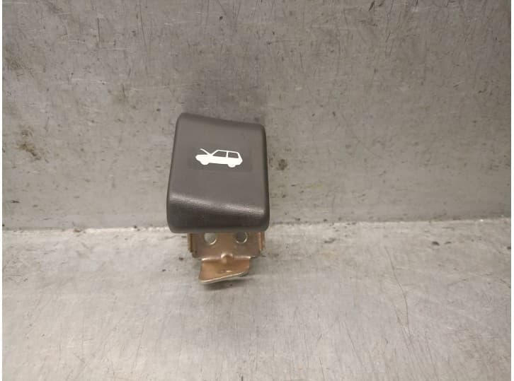 Recambio de cerradura capot para ssangyong korando (kj) 2.9 td referencia OEM IAM 7113006000LAO 7113006000LAO
