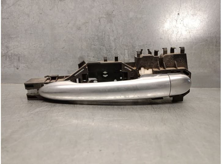 Recambio de maneta exterior trasera izquierda para renault grand scénic ii (jm0/1_) 1.9 dci (jm14) referencia OEM IAM 8200028464