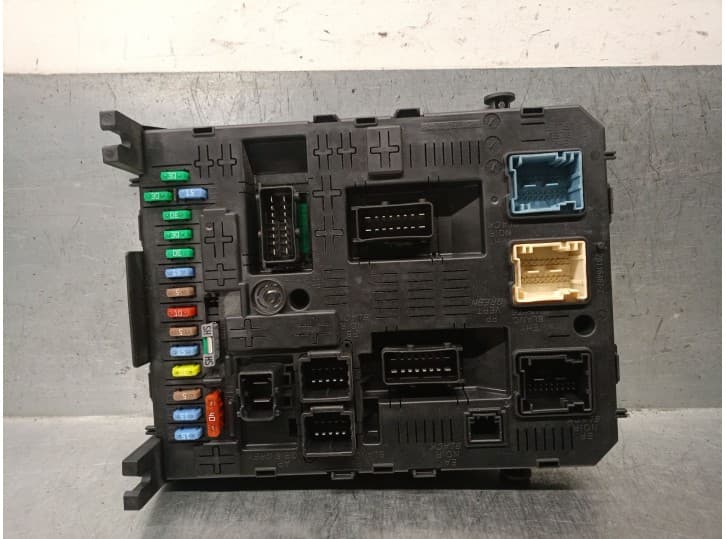 Recambio de caja reles / fusibles para peugeot 308 sw i (4e_, 4h_) 1.6 16v referencia OEM IAM 9664059180 281201948D JOHNSON CON