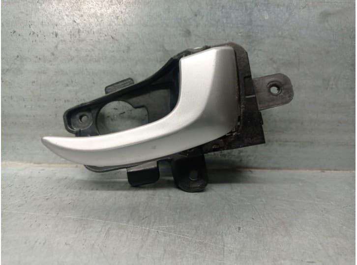 Recambio de maneta interior delantera derecha para hyundai i30 (gd) 1.4 crdi referencia OEM IAM 82623GD000 82621A5000RY