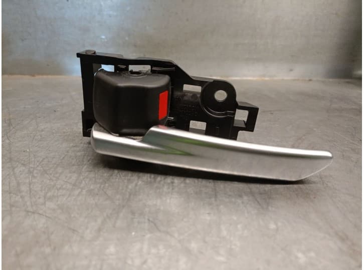 Recambio de maneta interior trasera izquierda para toyota corolla sedán (_e21_) 1.8 vvti hybrid (zwe211, mzea12) referencia OEM