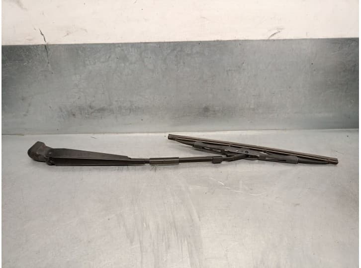 Recambio de brazo limpia trasero para bmw 5 touring (e39) 525 tds referencia OEM IAM 61628221453 61628221453