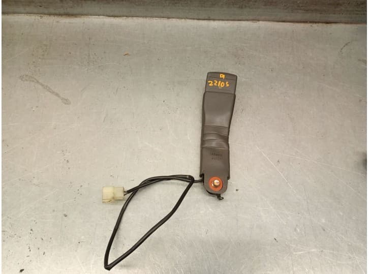 Recambio de enganche cinturon delantero izquierdo para kia shuma sedán (fb) 1.5 i 16v referencia OEM IAM 0K2AB57680A96 0K2AB5768