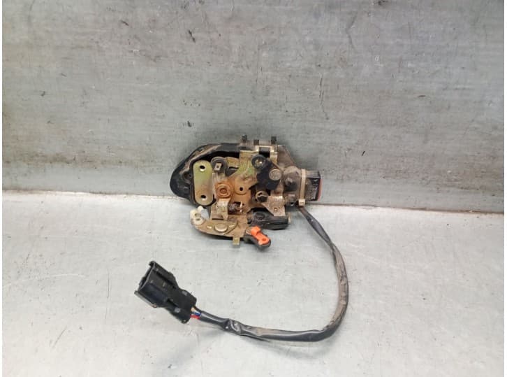 Recambio de cerradura maletero / porton para kia shuma sedán (fb) 1.5 i 16v referencia OEM IAM K2AA56820A K2AA56820A