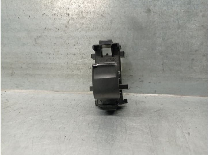 Recambio de mando elevalunas trasero derecho para toyota yaris (_p13_) 1.5 (nsp131_) referencia OEM IAM 19282919