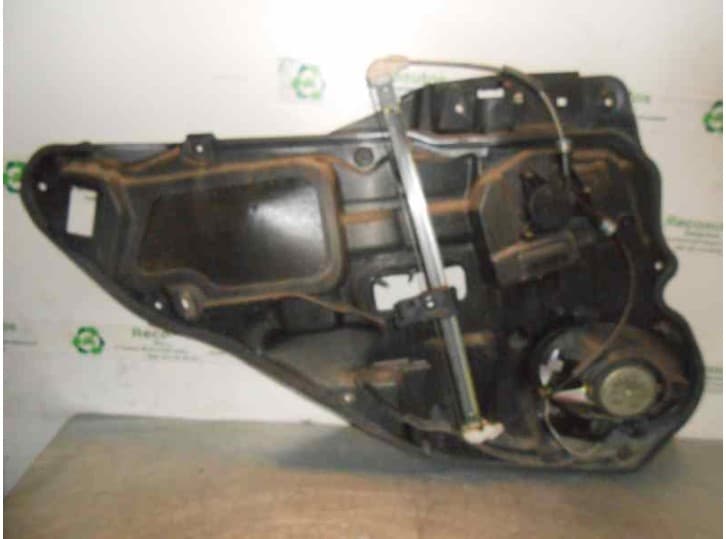 Recambio de elevalunas trasero derecho para mazda 6 hatchback (gg) 2.0 di (gg14) referencia OEM IAM GJ6A72590H 2 PINES 5 PUERTAS