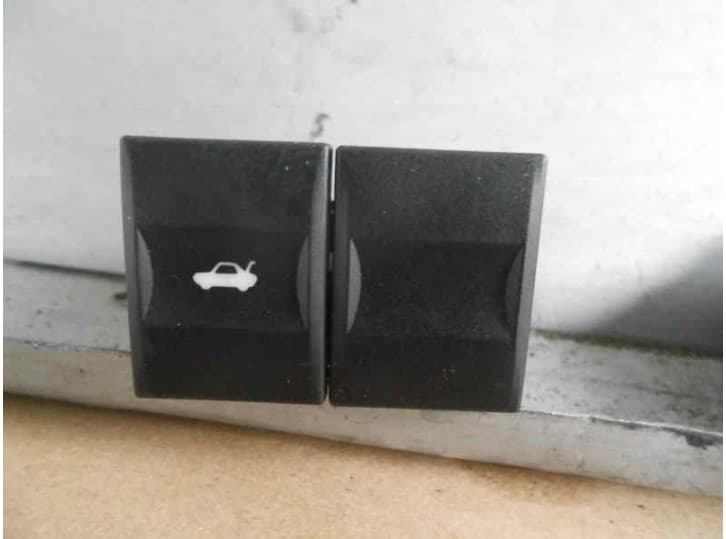 Recambio de boton apertura deposito para ford mondeo iii sedán (b4y) 2.0 tdci referencia OEM IAM 1S7T19B514AA