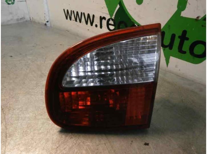 Recambio de piloto trasero porton derecho para daewoo lanos (klat) 1.5 referencia OEM IAM PORTON 3 PUERTAS