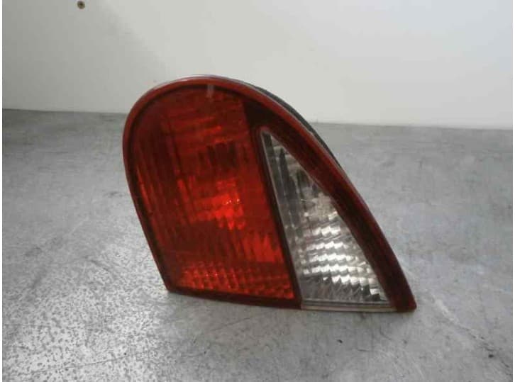 Recambio de piloto trasero porton derecho para daewoo lanos sedán (klat) 1.6 16v referencia OEM IAM PORTON 5 PUERTAS