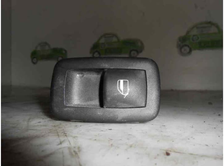Recambio de mando elevalunas trasero izquierdo para fiat freemont (345_) 2.0 jtd referencia OEM IAM 56046832AB 10017668 LUK