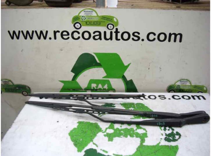 Recambio de brazo limpia delantero derecho para jeep grand cherokee ii (wj, wg) 3.1 td 4x4 referencia OEM IAM 5012611AA