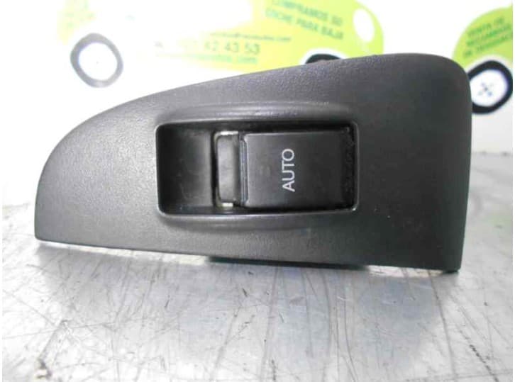 Recambio de mando elevalunas trasero izquierdo para toyota avensis station wagon (_t25_) 2.0 d-4d (cdt250_) referencia OEM IAM