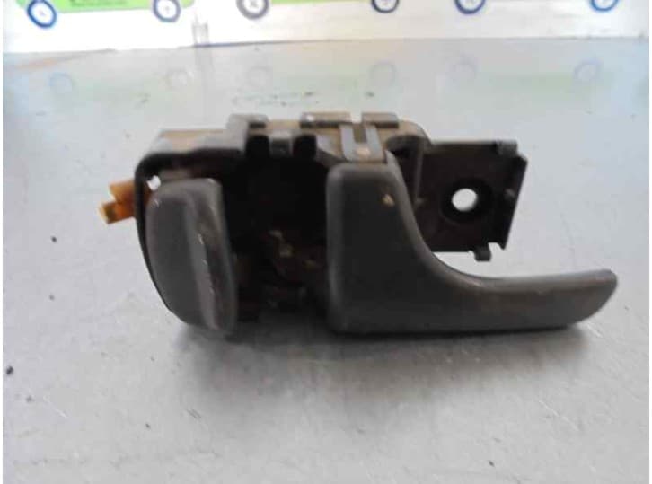 Recambio de maneta interior delantera izquierda para nissan terrano ii (r20) 2.7 tdi 4wd referencia OEM IAM CAJA 5