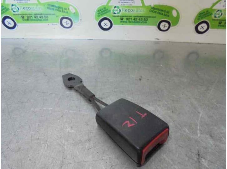 Recambio de enganche cinturon trasero izquierdo para mercedes-benz clk (c208) clk 230 kompressor (208.347) referencia OEM IAM 20