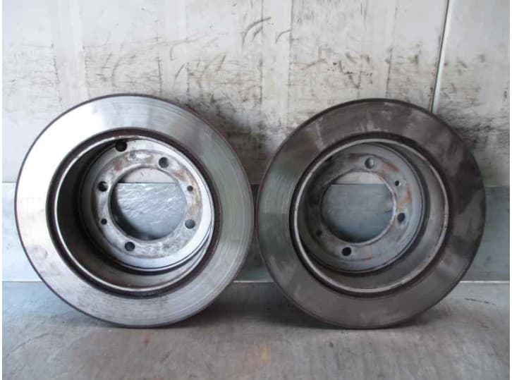 Recambio de disco freno trasero para mitsubishi galant vii (e5_a, e7_a, e8_a) 2.0 glsi (e55a) referencia OEM IAM