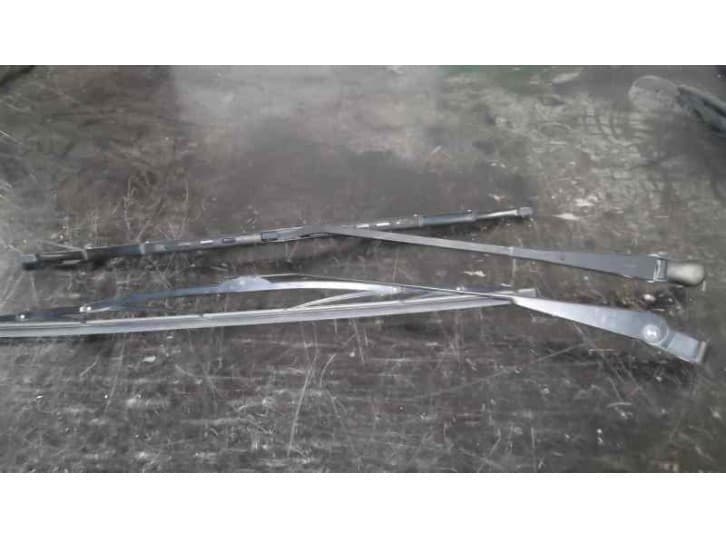 Recambio de brazo limpia delantero derecho para iveco daily ii furgoneta 30-8 (12914111, 12914112, 12914117, 12914131, 12914137,