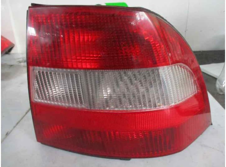 Recambio de piloto trasero derecho para opel vectra b (j96) 1.8 i 16v (f19) referencia OEM IAM