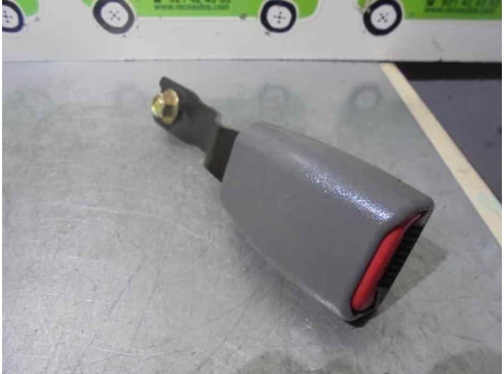 Recambio de enganche cinturon delantero derecho para hyundai santa fé i (sm) 2.4 16v referencia OEM IAM 5 PUERTAS