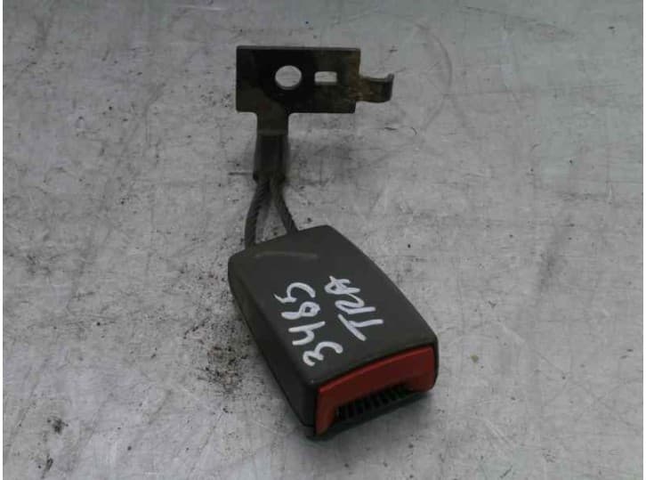 Recambio de enganche cinturon trasero central para opel vectra c (z02) 1.9 cdti (f69) referencia OEM IAM 13158426 0905451258 4 P