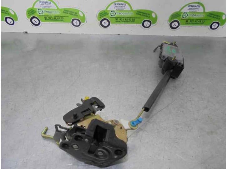 Recambio de cerradura puerta trasera derecha para hyundai sonata iv (ef) 2.0 16v referencia OEM IAM 8142038000 4 PINES 4 PUERTAS