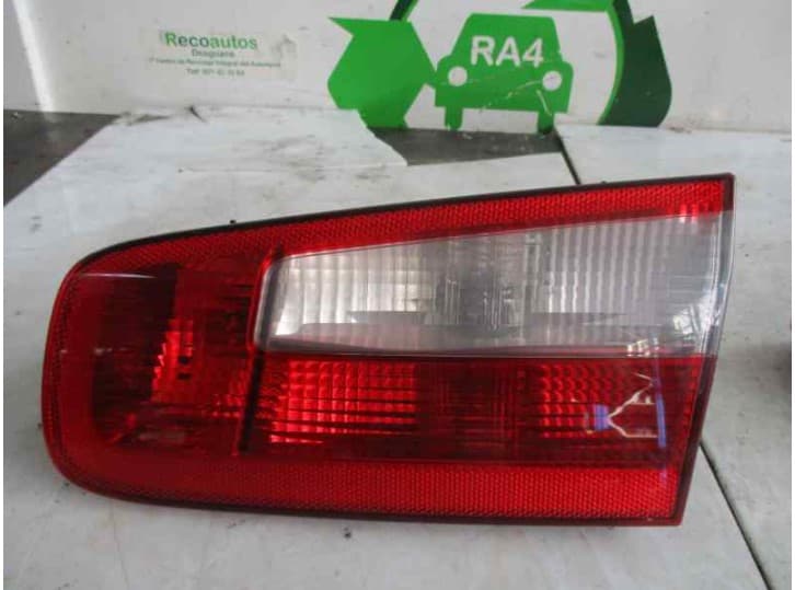 Recambio de piloto trasero porton derecho para renault laguna ii (bg0/1_) 1.9 dci (bg08, bg0g) referencia OEM IAM DE PORTON 5 P
