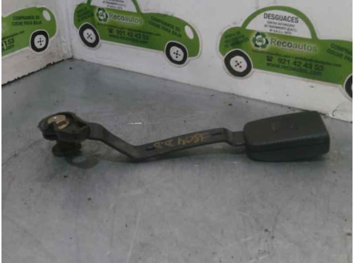Recambio de enganche cinturon delantero derecho para volkswagen lupo i (6x1, 6e1) 1.4 16v referencia OEM IAM 6X0858472A 020499B
