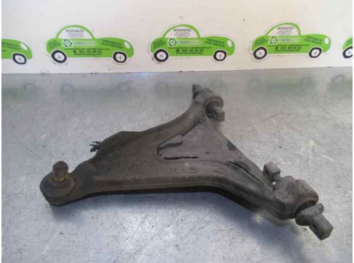 Recambio de brazo suspension inferior delantero izquierdo para volvo 850 station wagon (855) 2.5 tdi referencia OEM IAM 8628497