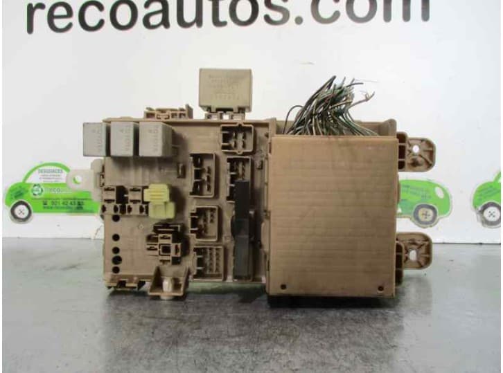 Recambio de caja reles / fusibles para toyota corolla (_e12_) 2.0 d-4d (cde120r_, cde120l_) referencia OEM IAM 8264102040 MB2323